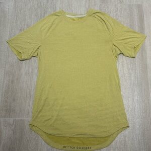 Lululemon Men's Yellow t Shirt size medium